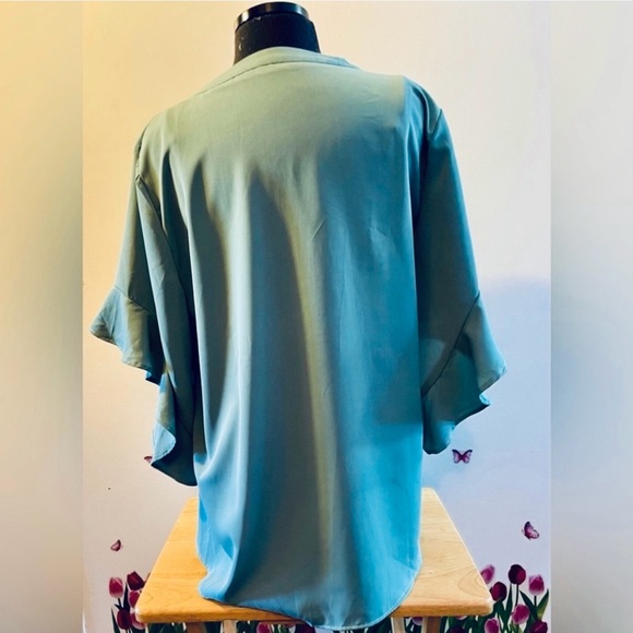 Women's 14 Summer Bundle
NWT & GUC 2 dresses, 2 tops, skirt - Picture 11 of 11